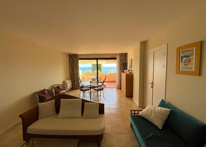 Luxurious Sea View Apartment